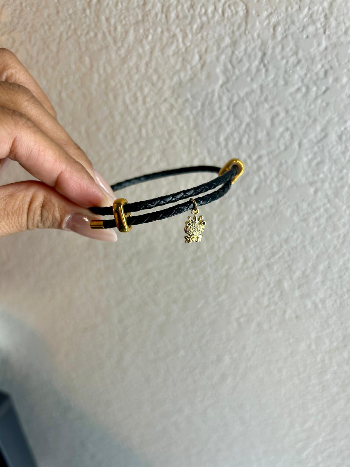 Adjustable Bracelet with Central Charm